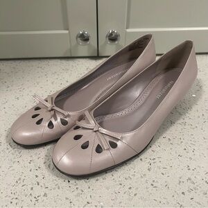 Naturalizer Women’s Pink Leather Ballet Flats